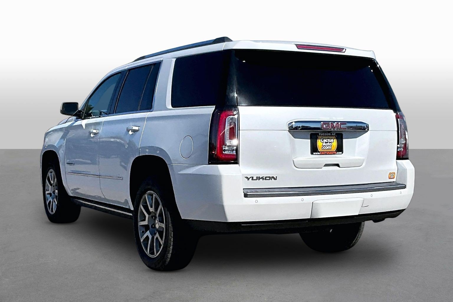 Used 2016 GMC Yukon Denali w/ Open Road Package AWD/4WD image 11