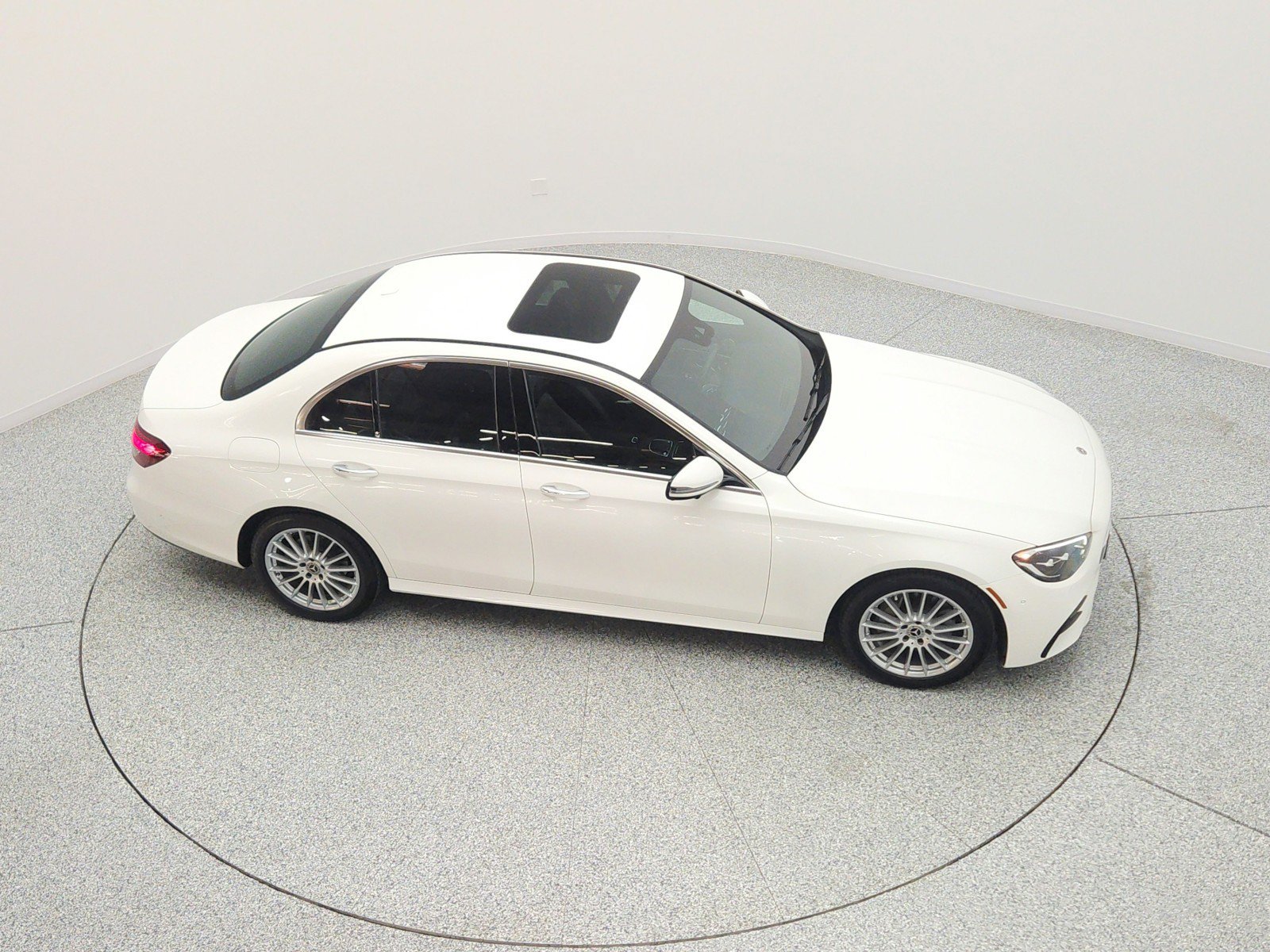 Used 2022 Mercedes-Benz E 350 Sedan image 26