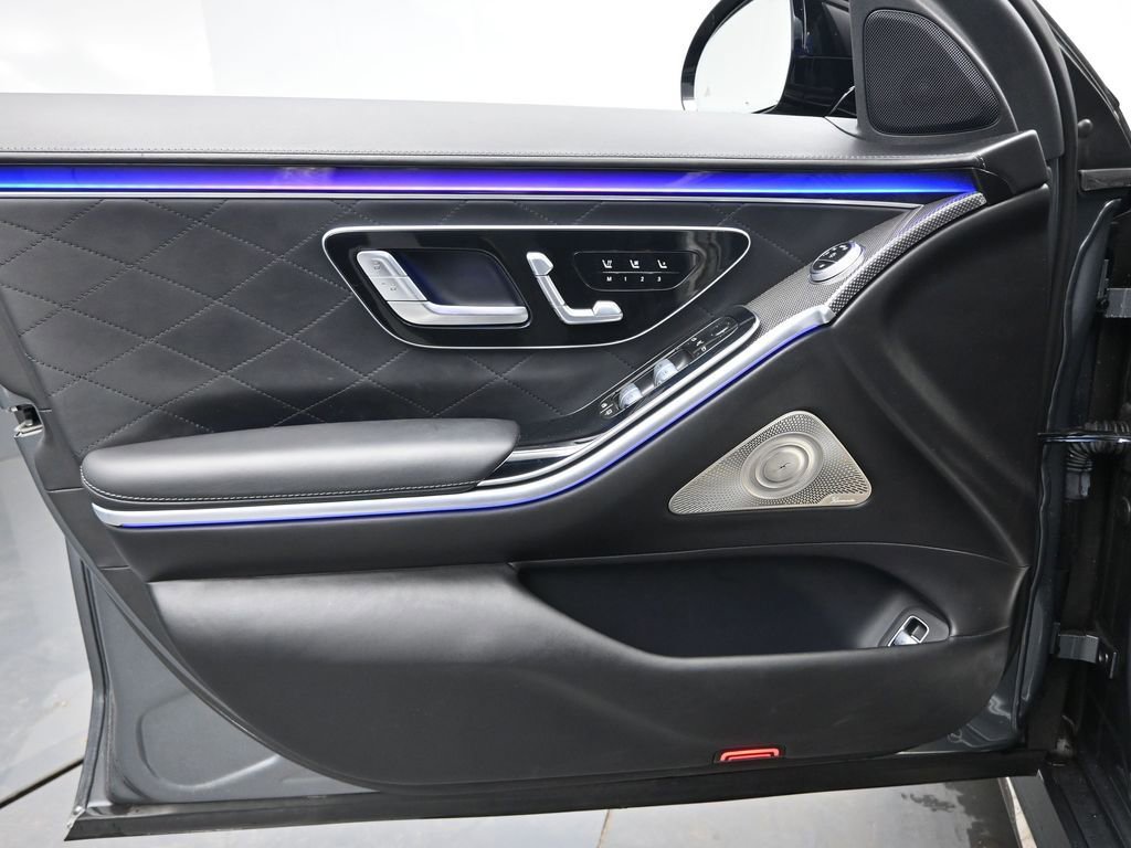 Used 2023 Mercedes-Benz S 580e 4MATIC Sedan image 24