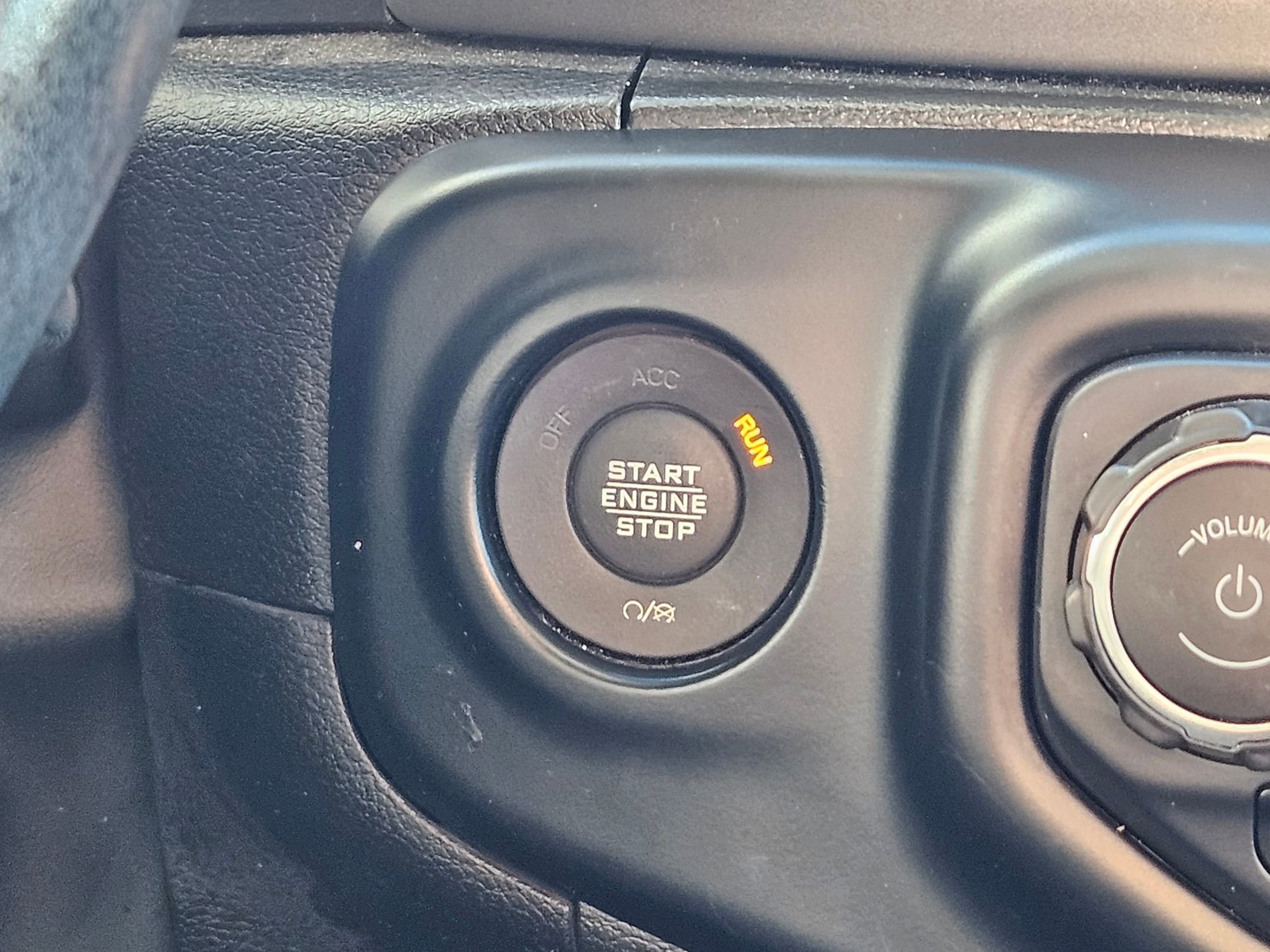 Used 2023 Jeep Gladiator Willys image 15