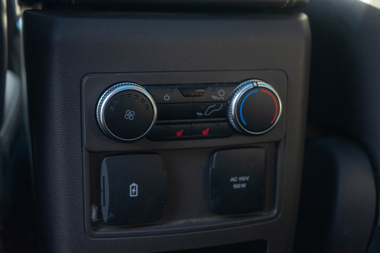 Used 2020 Ford Explorer Platinum image 25