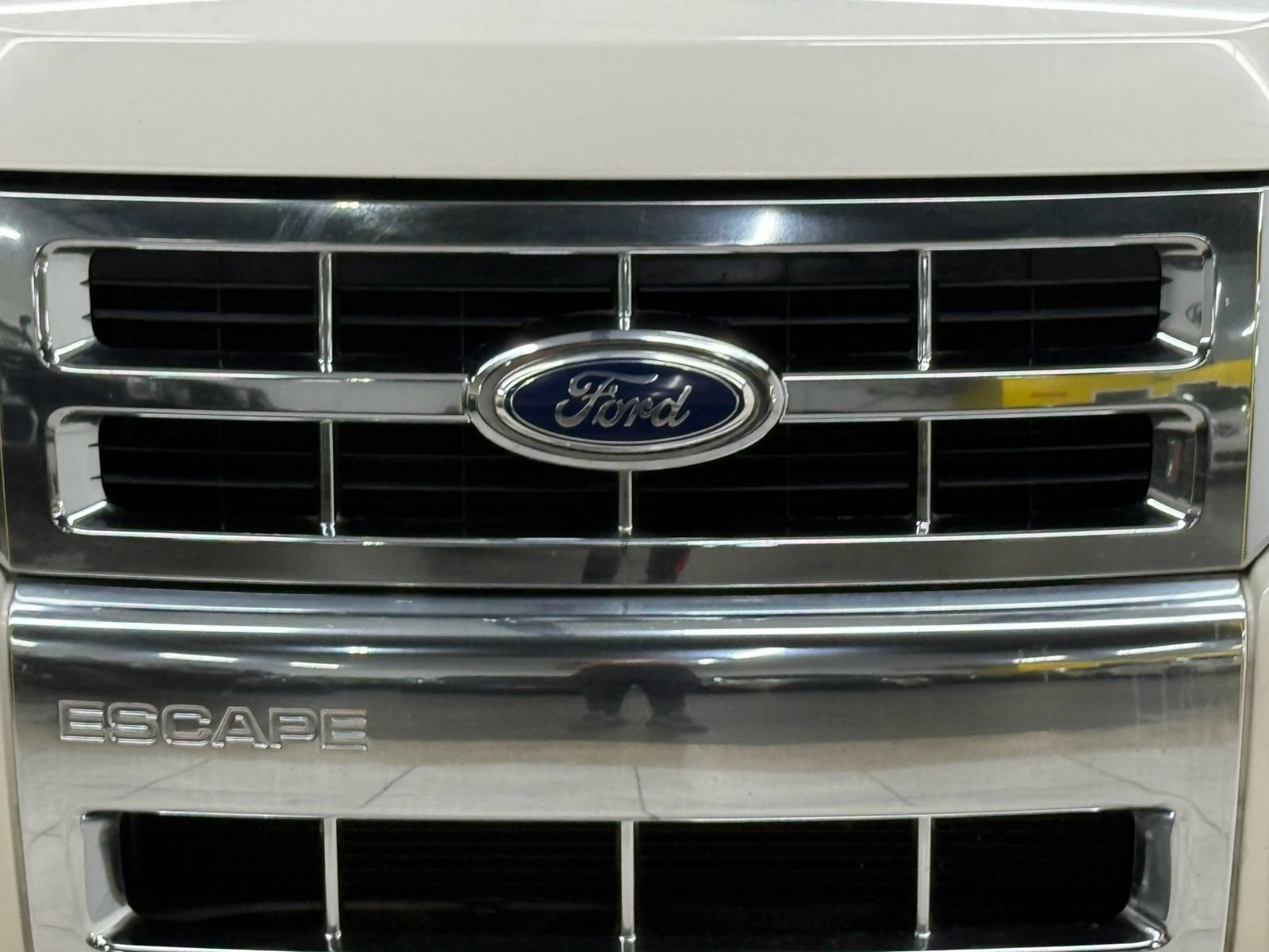 Used 2010 Ford Escape Limited FWD image 5