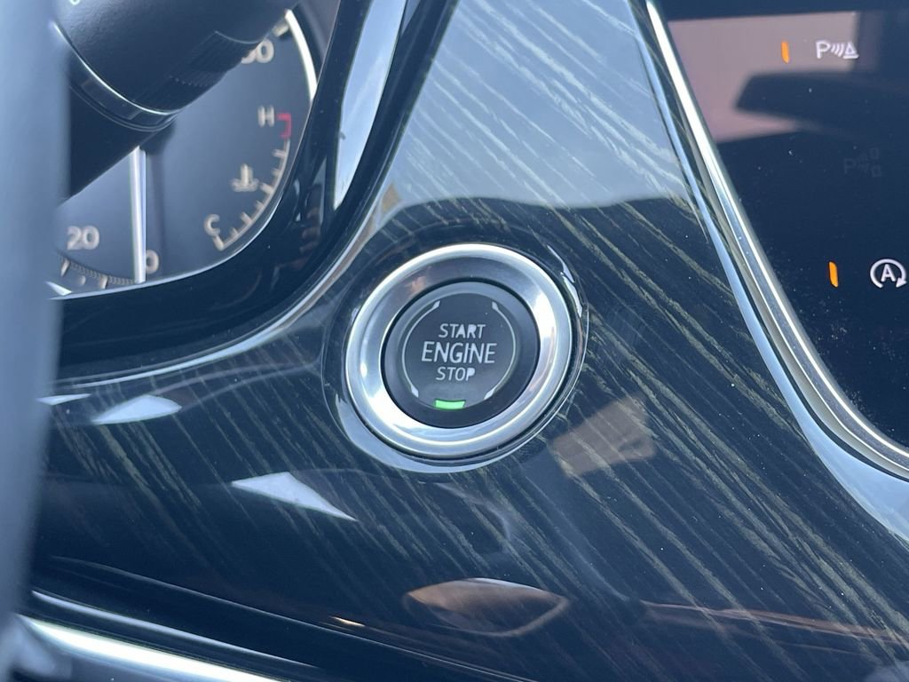 Used 2023 Cadillac XT6 Premium Luxury image 17