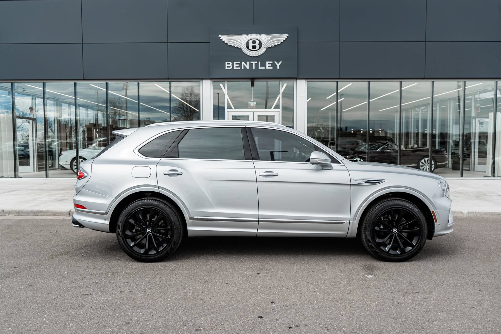 Certified 2023 Bentley Bentayga AWD/4WD image 14