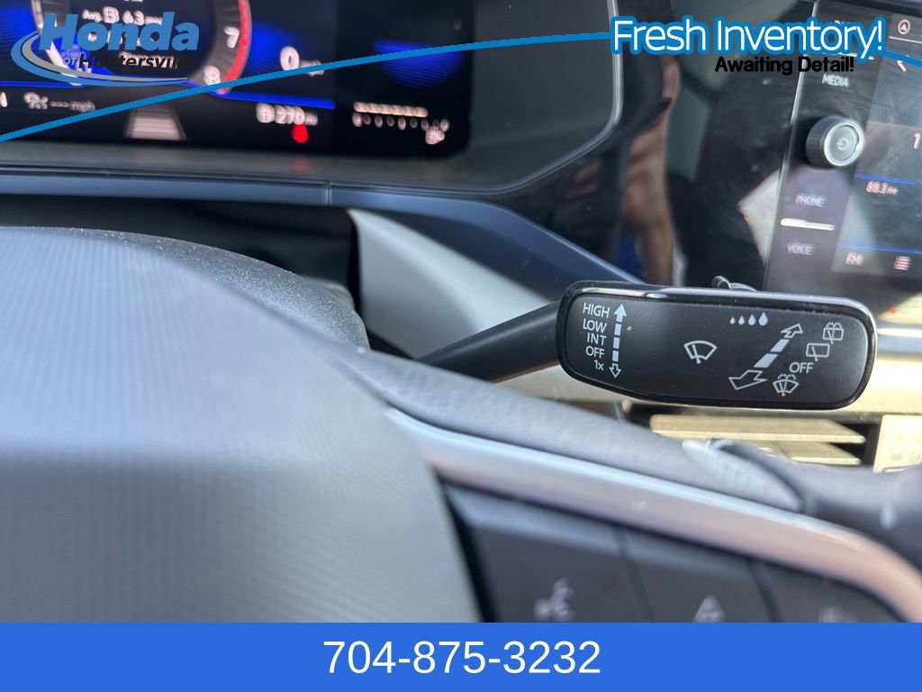 Used 2023 Volkswagen Taos SE w/ Panoramic Sunroof Package image 26