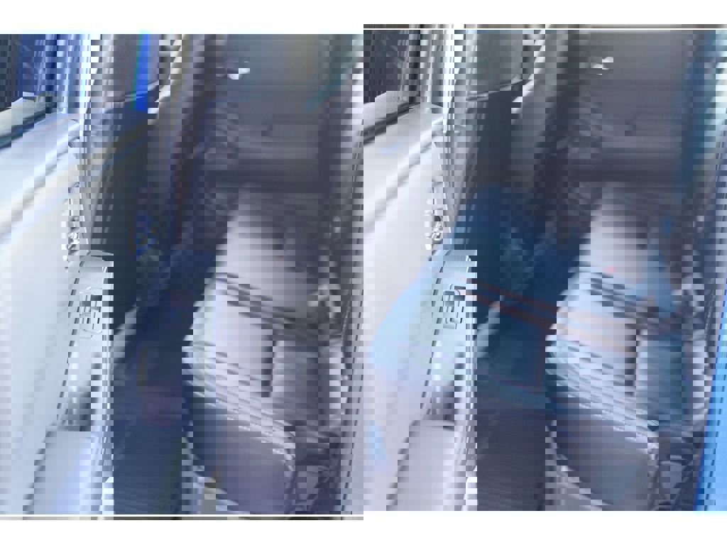 Used 2024 Nissan Frontier SL w/ Technology Package image 12