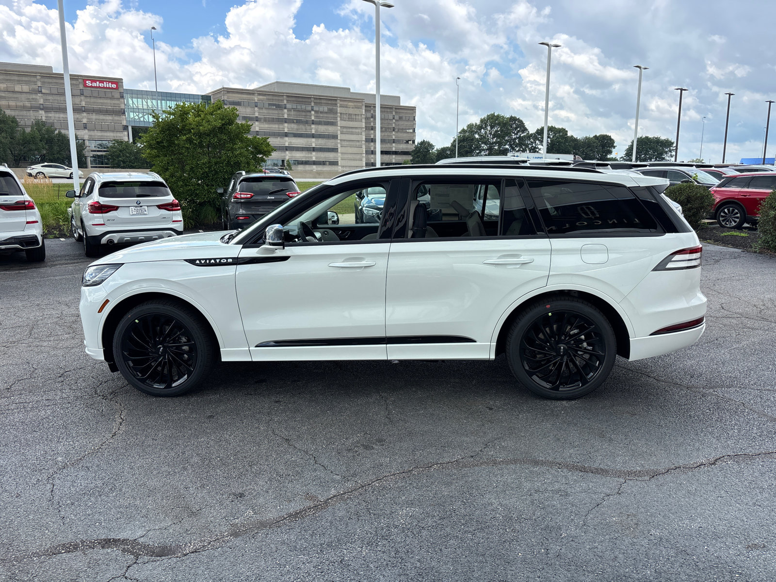New 2026 Lincoln Aviator Reserve AWD/4WD image 4