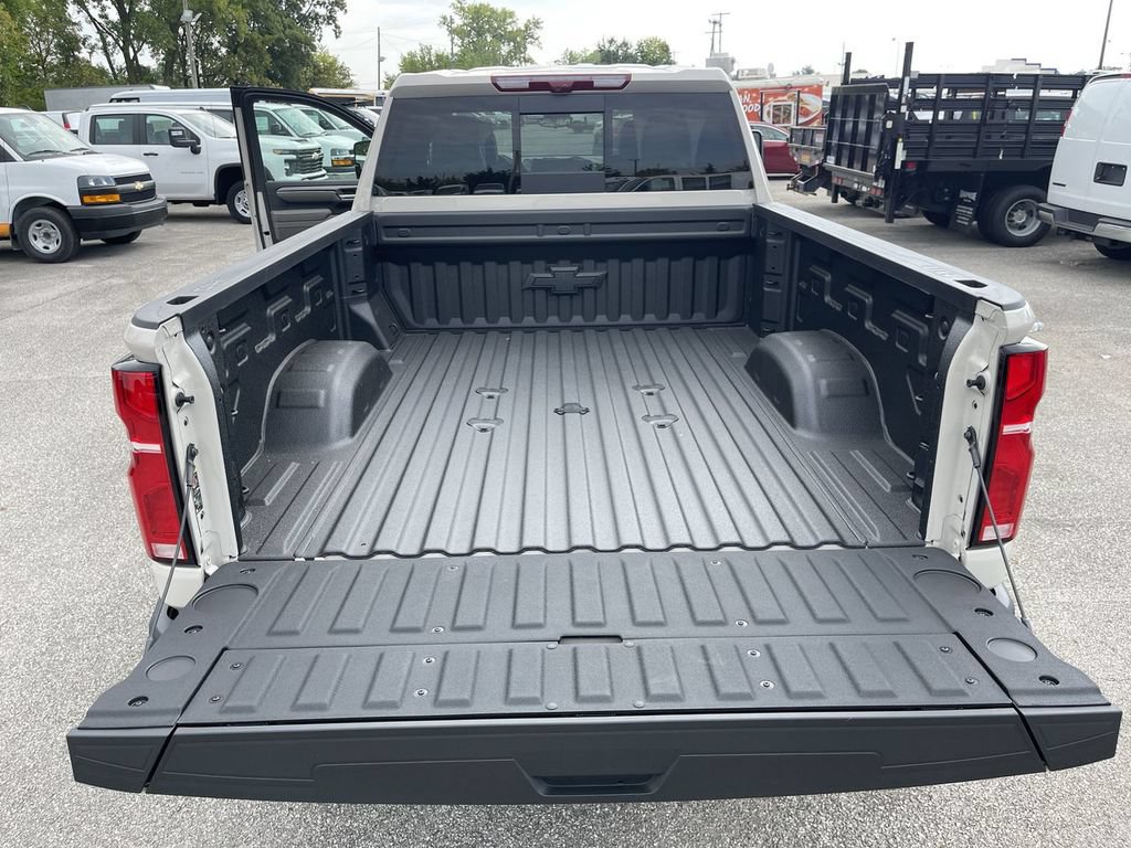 New 2026 Chevrolet Silverado 2500 ZR2 w/ LPO, Dark Essentials Package AWD/4WD image 23
