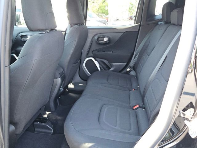 Used 2018 Jeep Renegade Latitude FWD image 11