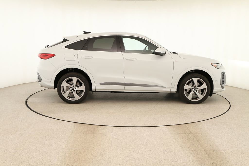 Certified 2025 Audi Q5 Premium Plus w/ Premium Plus image 8