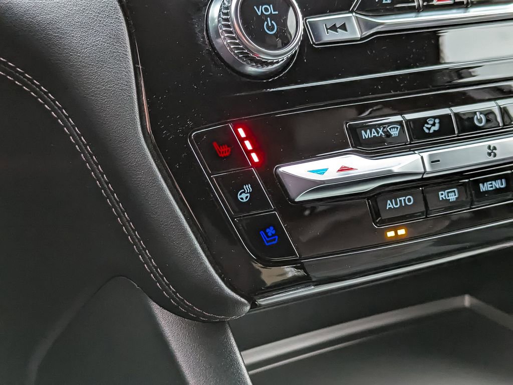 Used 2022 Ford Explorer Platinum w/ Equipment Group 601A image 25