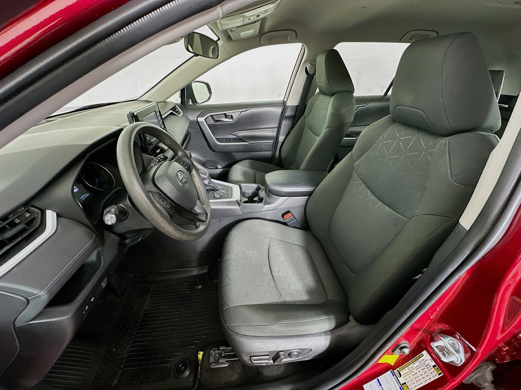 Used 2021 Toyota RAV4 XLE AWD/4WD image 13