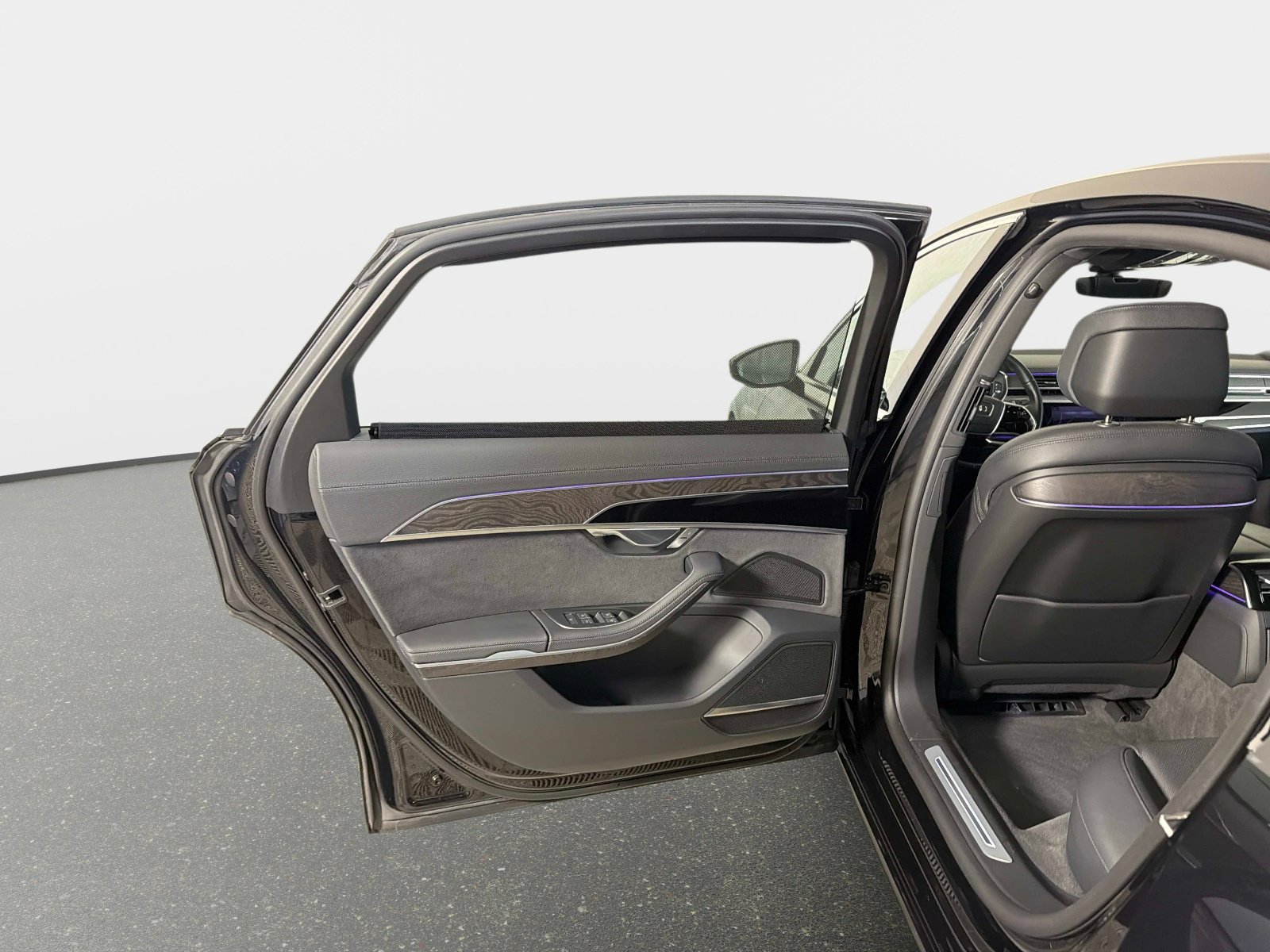 Used 2023 Audi A8 L 3.0T w/ Executive Package image 31