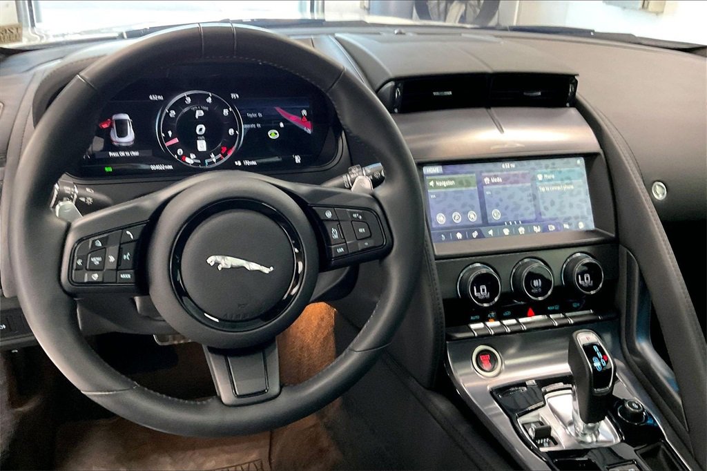 Used 2024 Jaguar F-TYPE Coupe AWD image 6