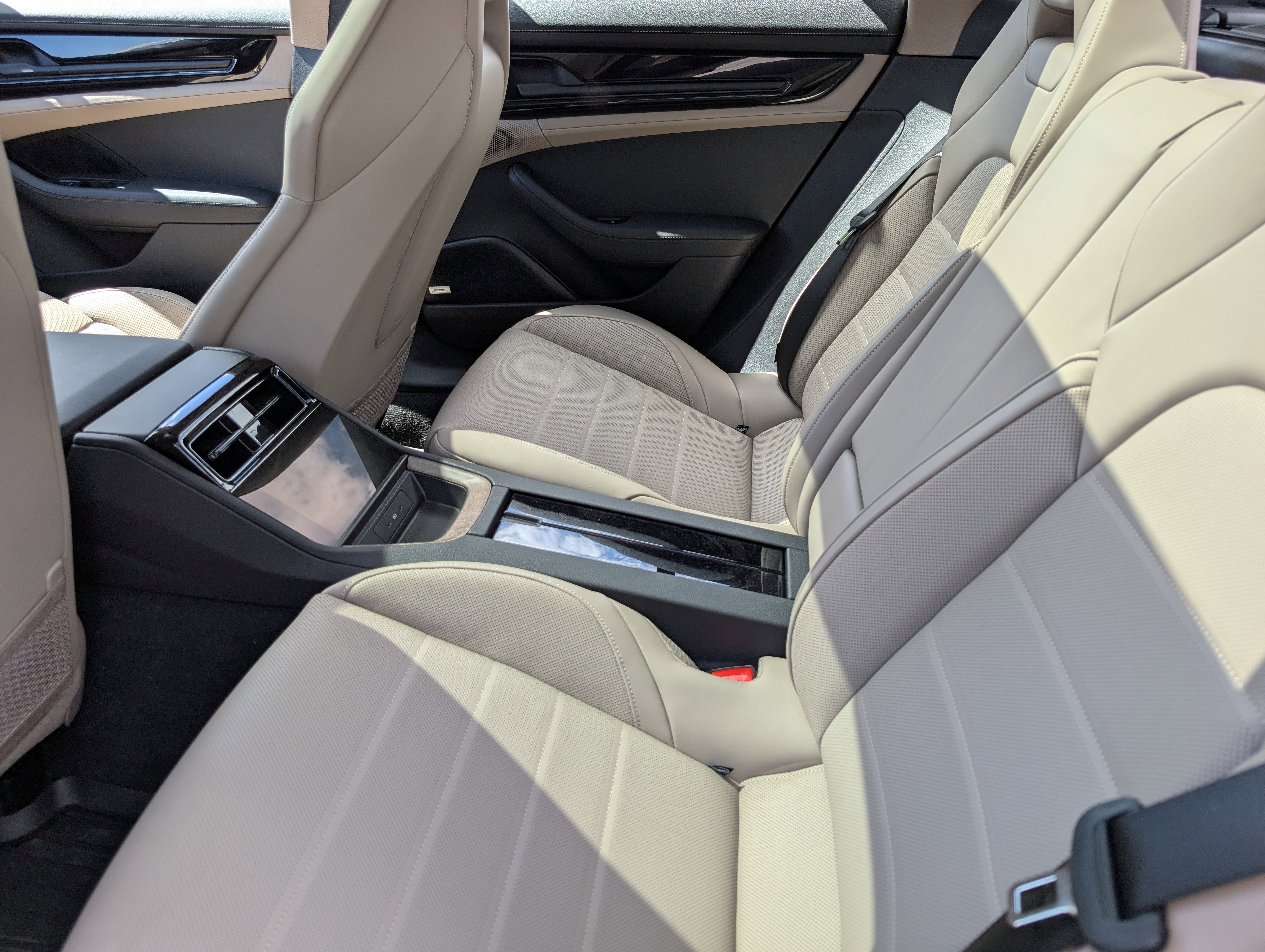 Certified 2025 Porsche Panamera 4 image 25