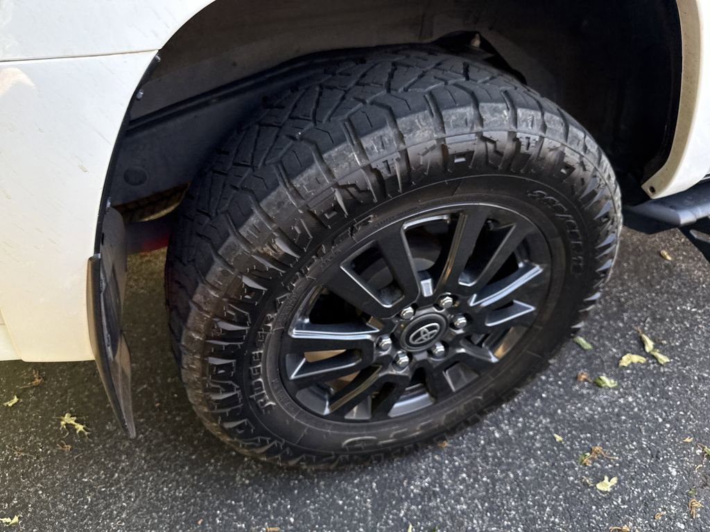 Used 2023 Toyota 4Runner SR5 AWD/4WD image 18