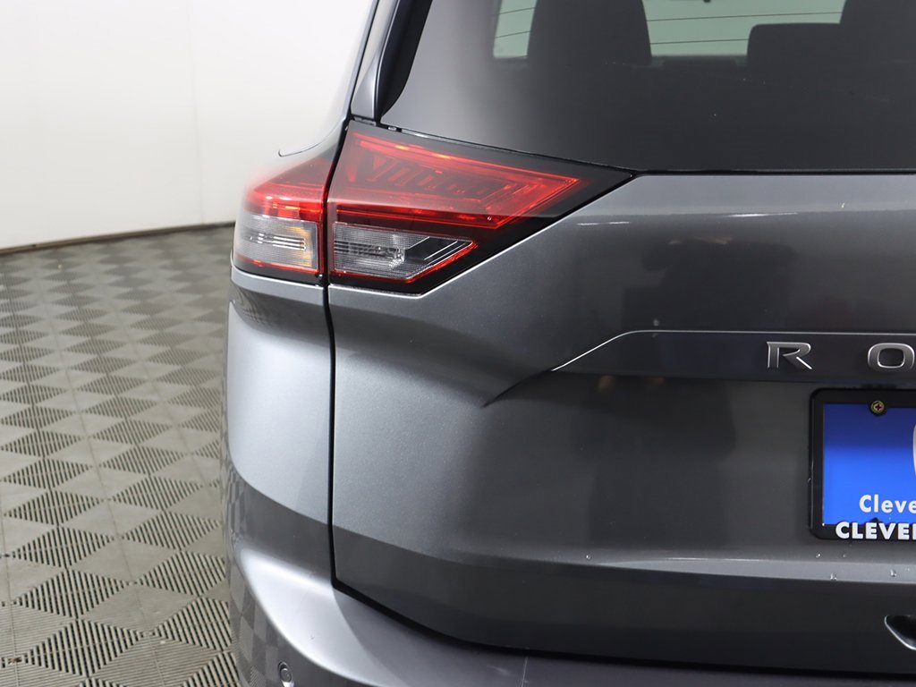 Used 2024 Nissan Rogue S image 12