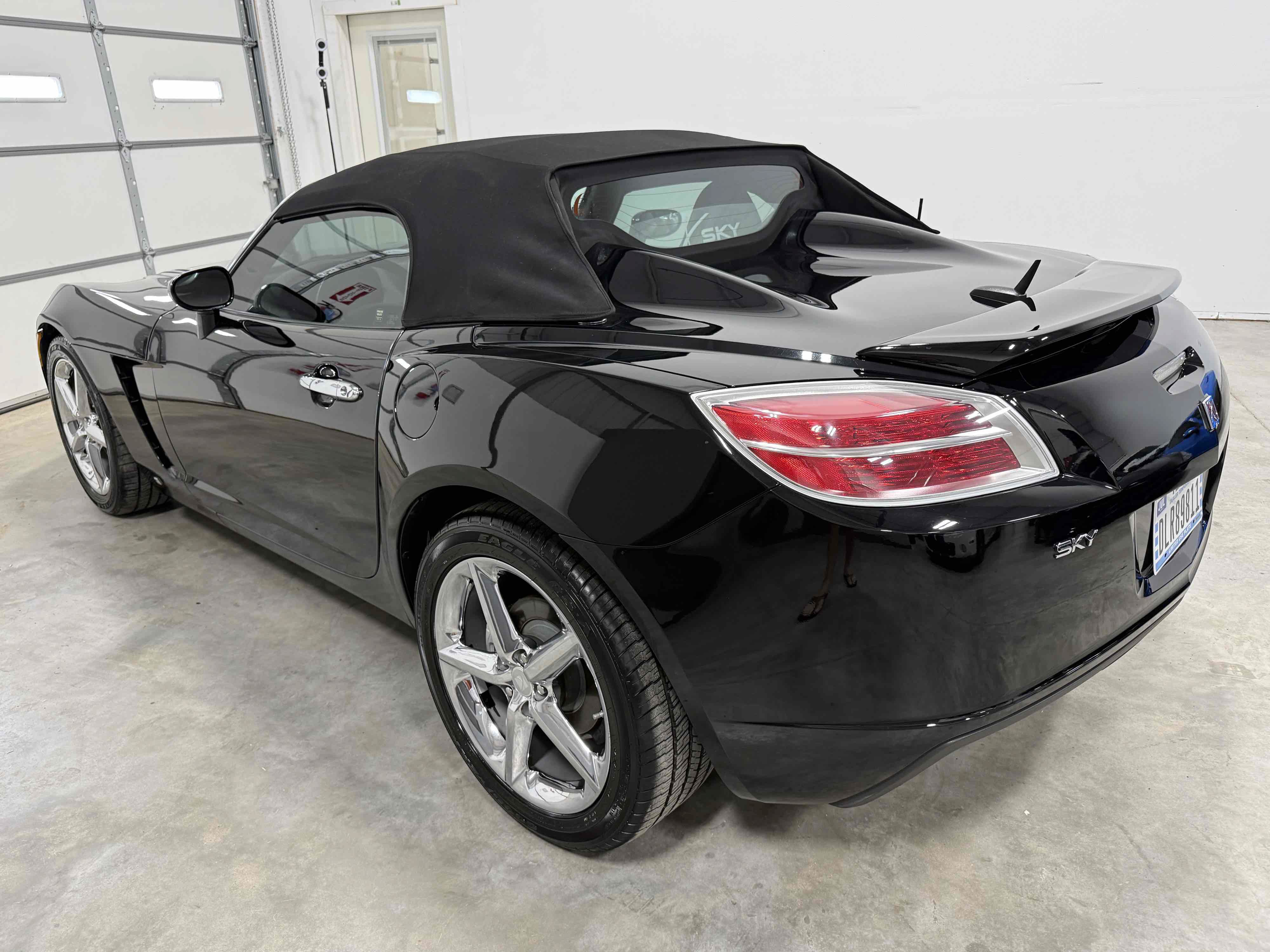 Used 2009 Saturn Sky w/ Premium Trim Package RWD image 11