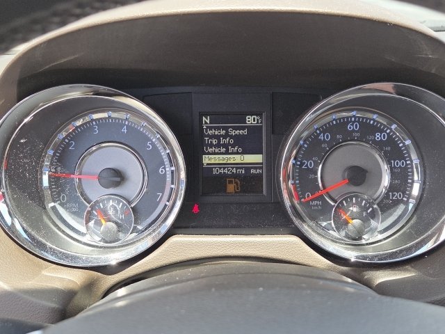 Used 2015 Chrysler Town & Country Touring w/ Driver Convenience Group FWD image 17
