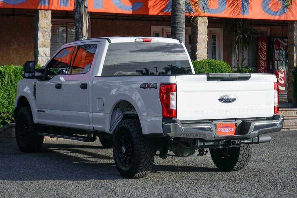 Used 2017 Ford F250 XLT w/ XLT Value Package AWD/4WD image 6