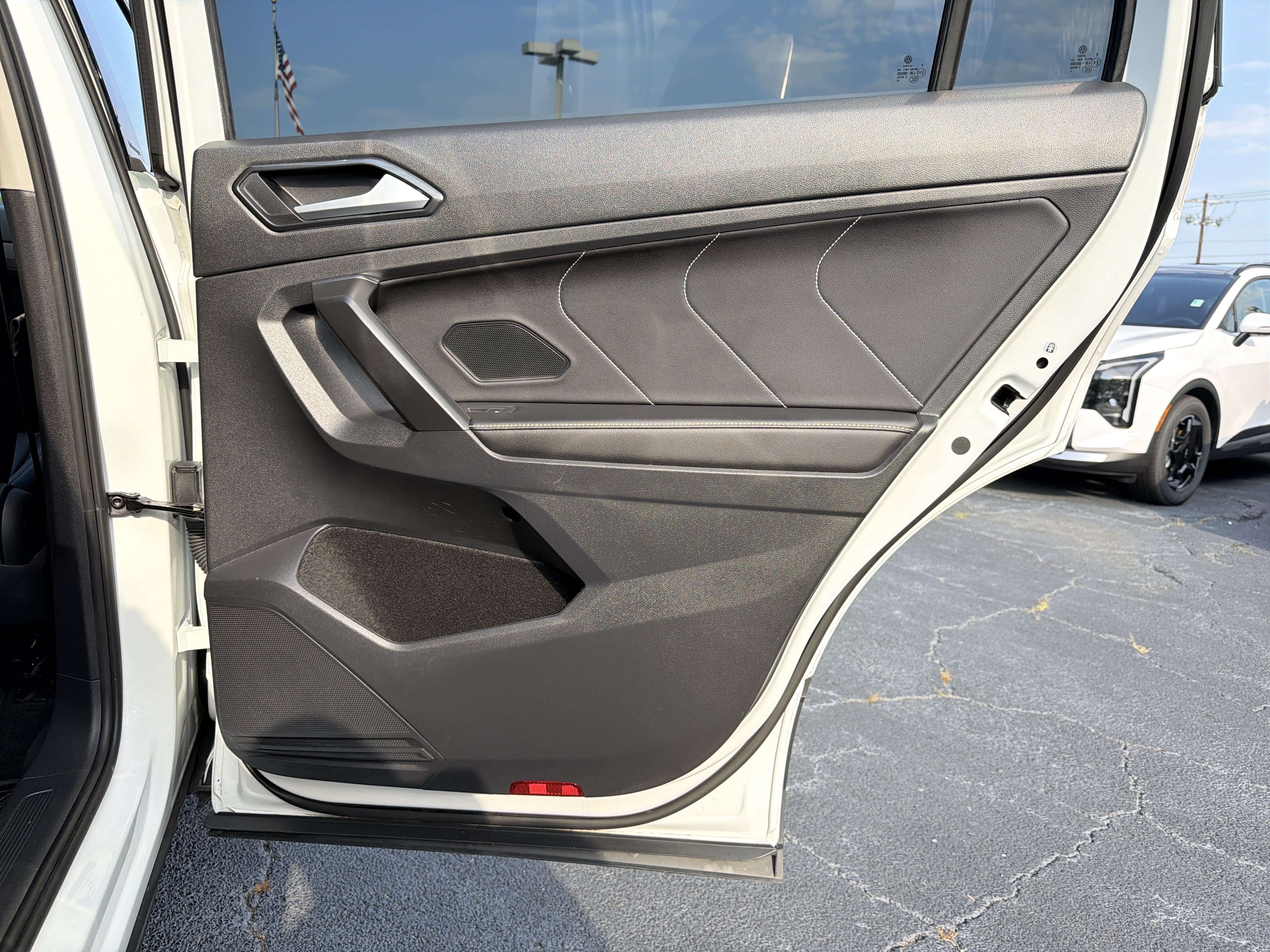 Used 2022 Volkswagen Tiguan SE FWD image 14
