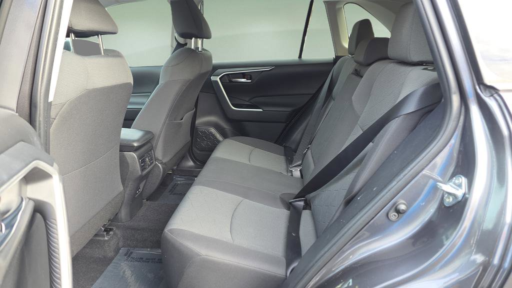 Used 2022 Toyota RAV4 XLE image 13