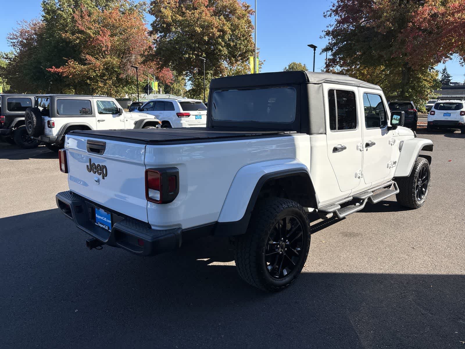 Used 2025 Jeep Gladiator Sport AWD/4WD image 4