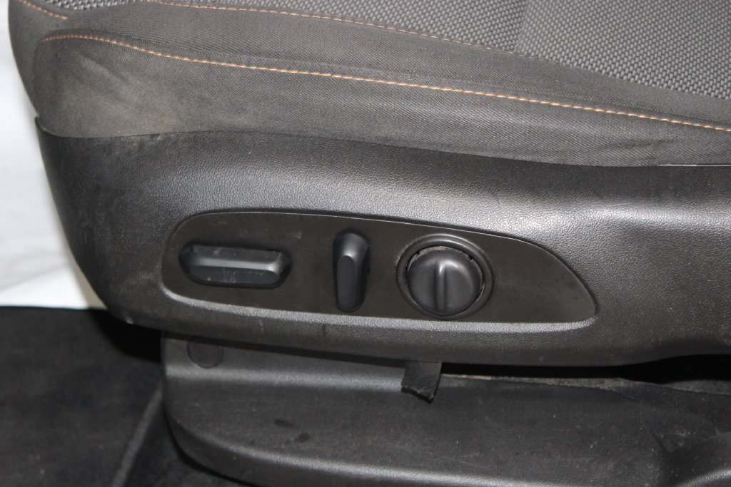 Used 2018 Chevrolet Traverse LT FWD image 30
