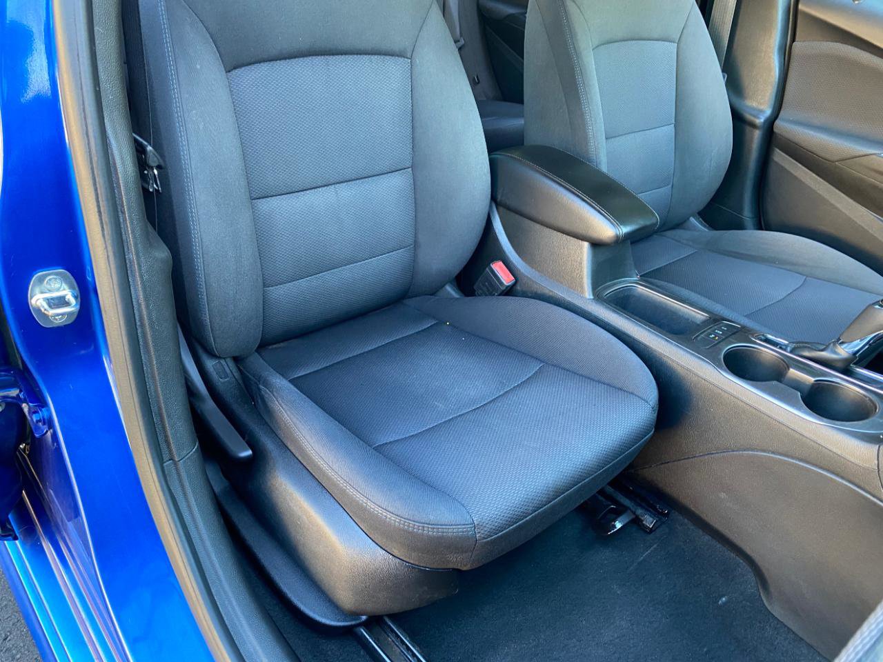 Used 2019 Chevrolet Cruze LT w/ Convenience Package FWD image 49