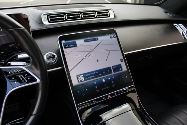 Used 2022 Mercedes-Benz S 500 4MATIC w/ AMG Line Package image 18