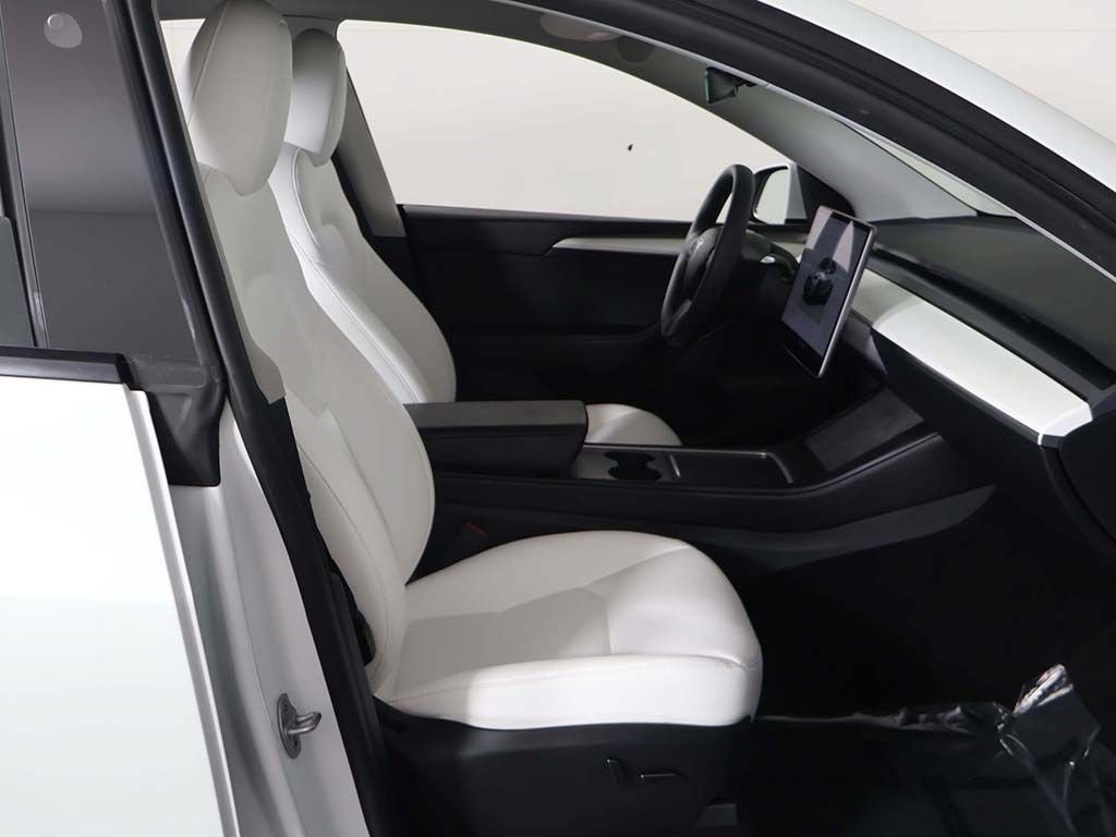 Used 2023 Tesla Model Y Performance AWD/4WD image 28