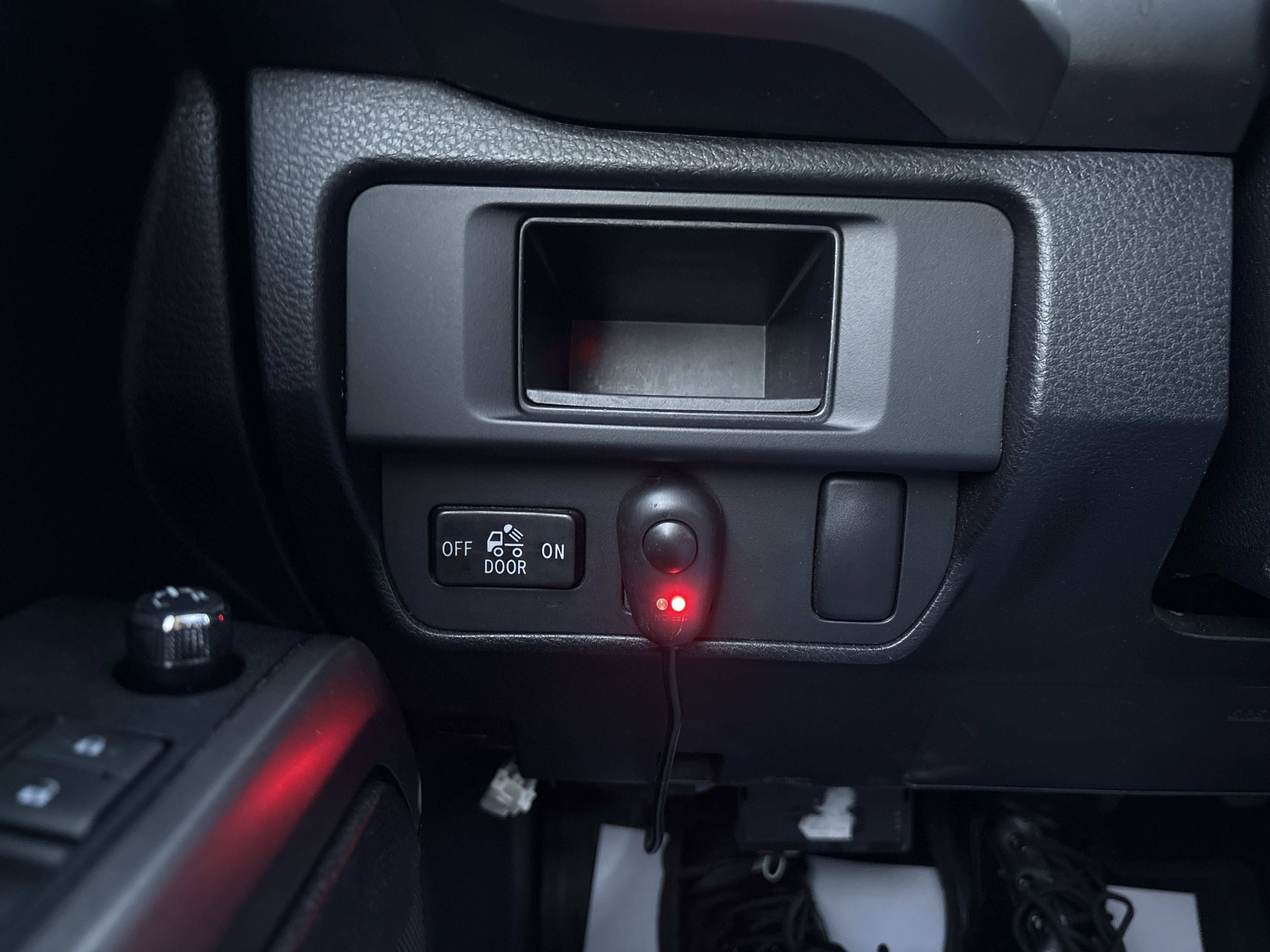 Used 2017 Toyota Tacoma SR5 image 29