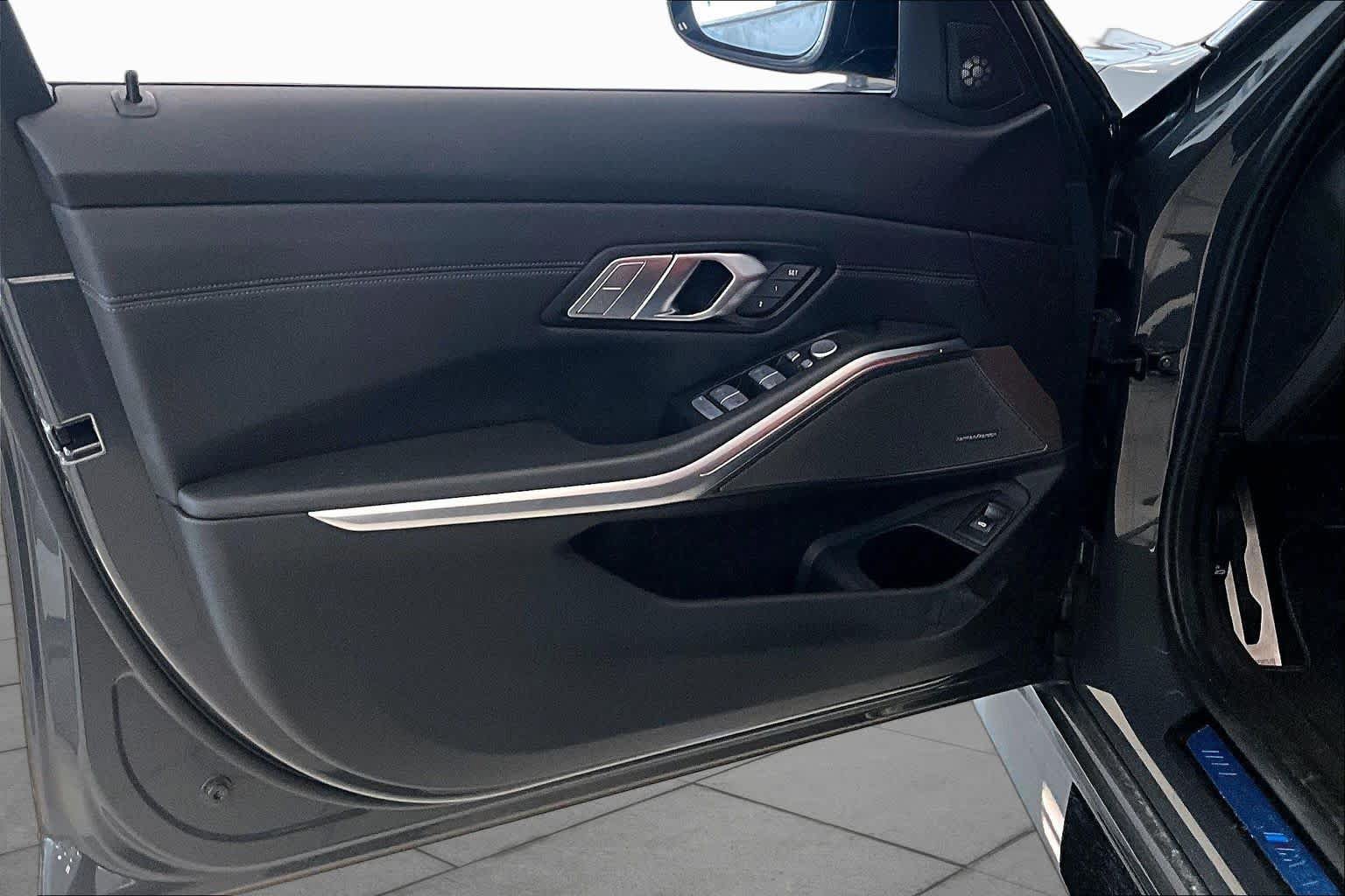 Used 2025 BMW M3 Competition RWD image 21