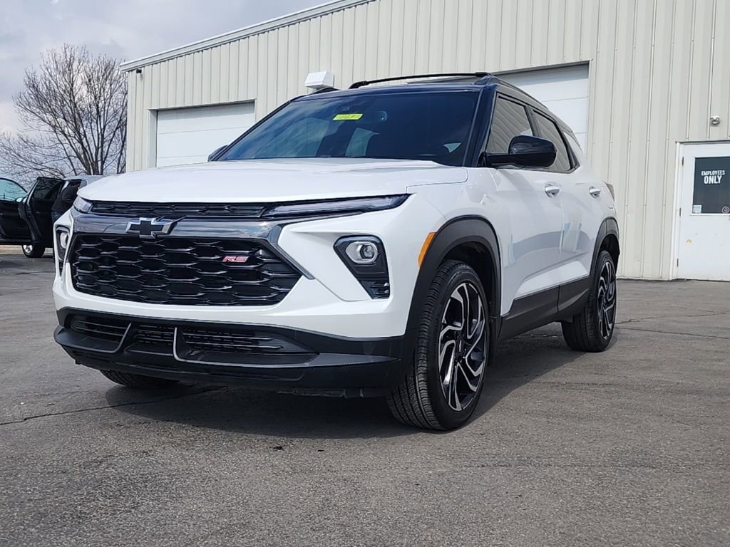 Used 2025 Chevrolet TrailBlazer RS w/ Convenience Package image 3