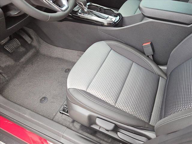 New 2026 Chevrolet Trax LT w/ Sunroof Package image 4