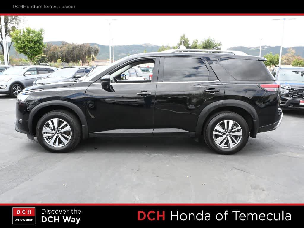 Used 2022 Nissan Pathfinder SL w/ SL Black Package FWD image 4