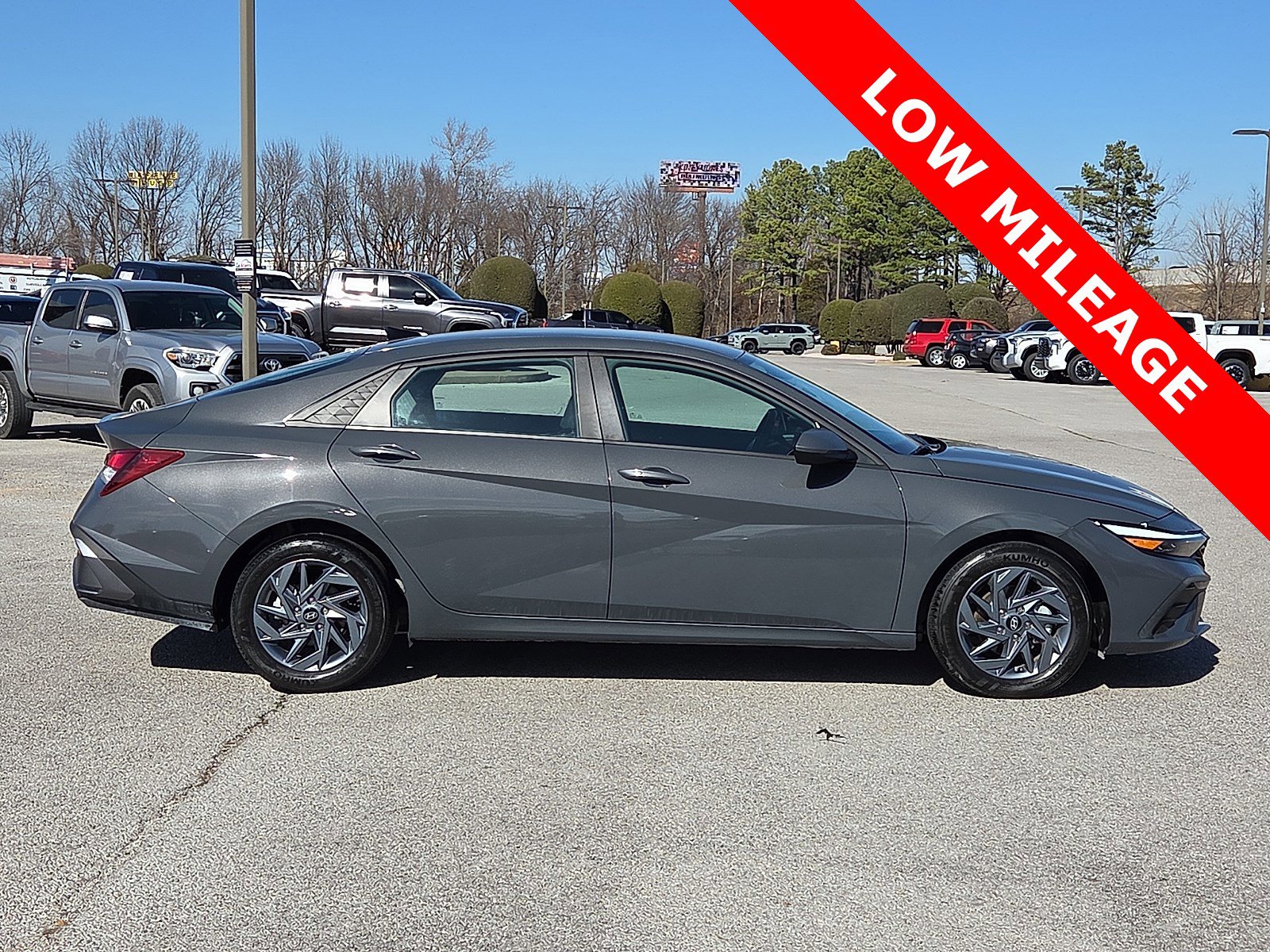 Used 2024 Hyundai Elantra SEL image 6