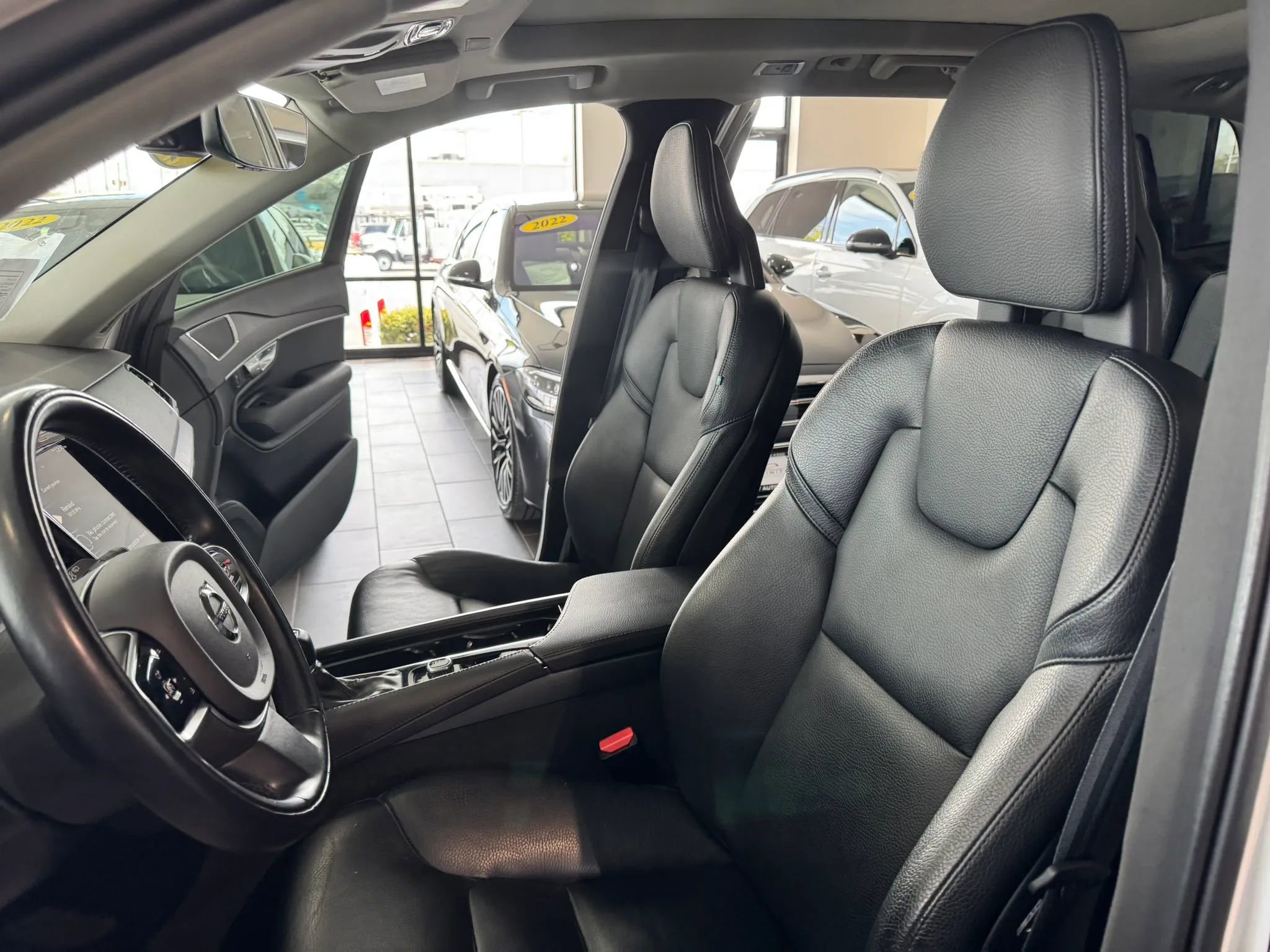 Used 2020 Volvo XC90 T6 Momentum AWD/4WD image 10