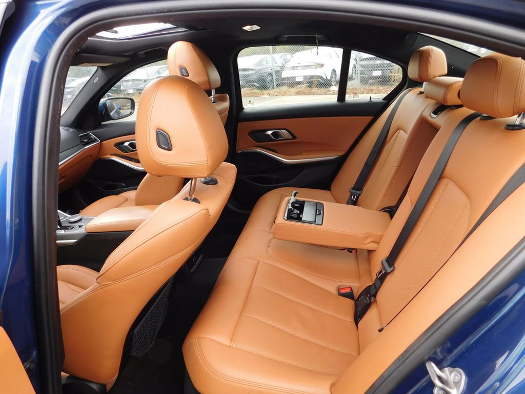 Used 2022 BMW 330i xDrive Sedan w/ Premium Package image 12