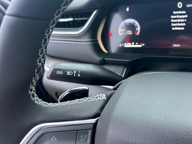 New 2025 Jeep Grand Cherokee Limited w/ Luxury Tech Group II image 20