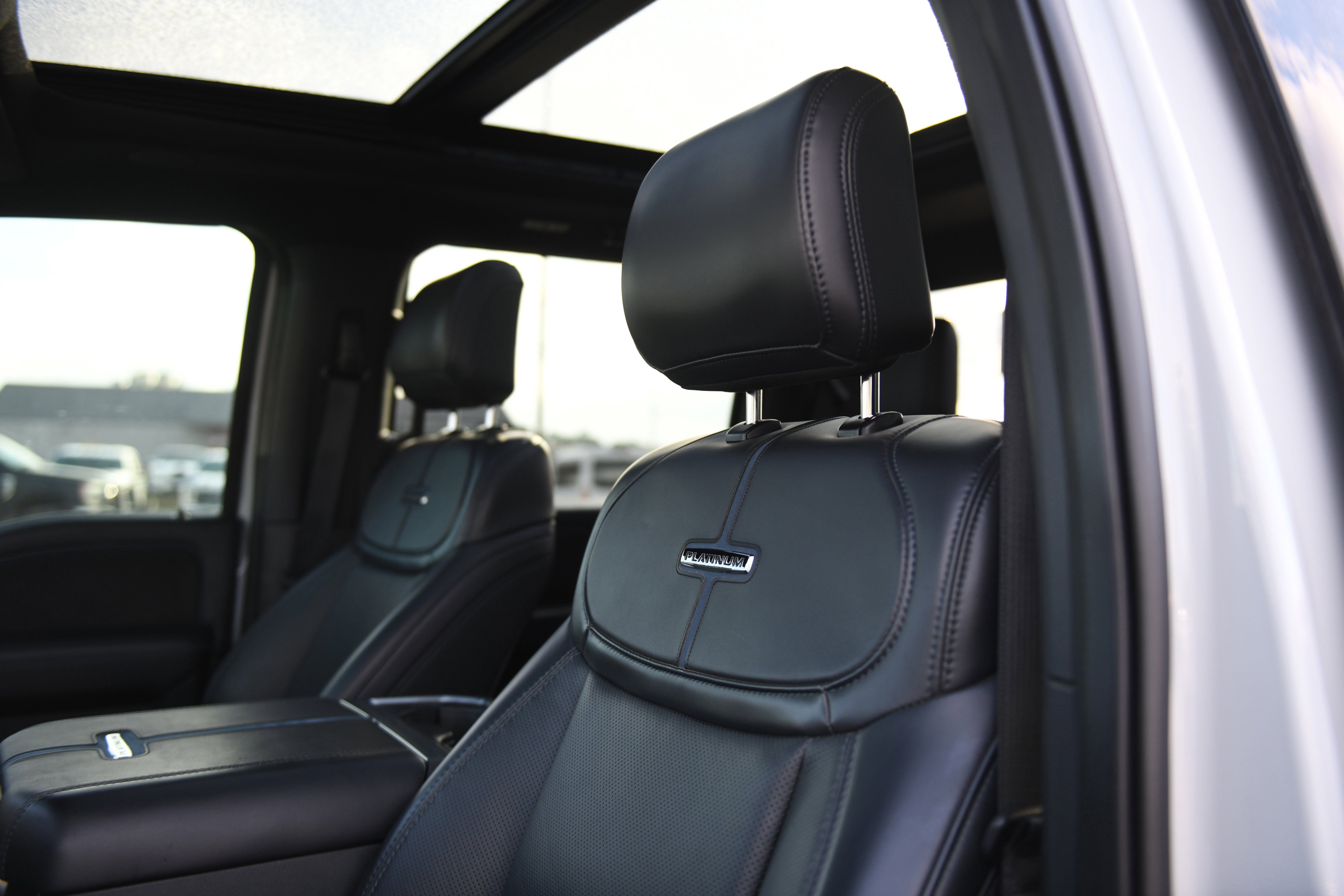 Used 2025 Ford F250 Platinum w/ Tremor Off-Road Package image 27