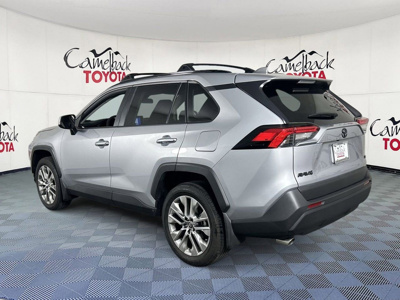 Used 2025 Toyota RAV4 XLE Premium w/ Weather Package FWD image 6