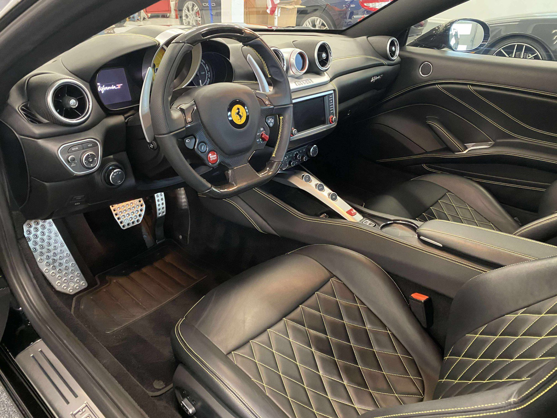 Used 2015 Ferrari California T RWD image 6