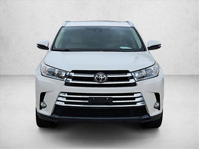 Used 2017 Toyota Highlander Limited FWD image 2