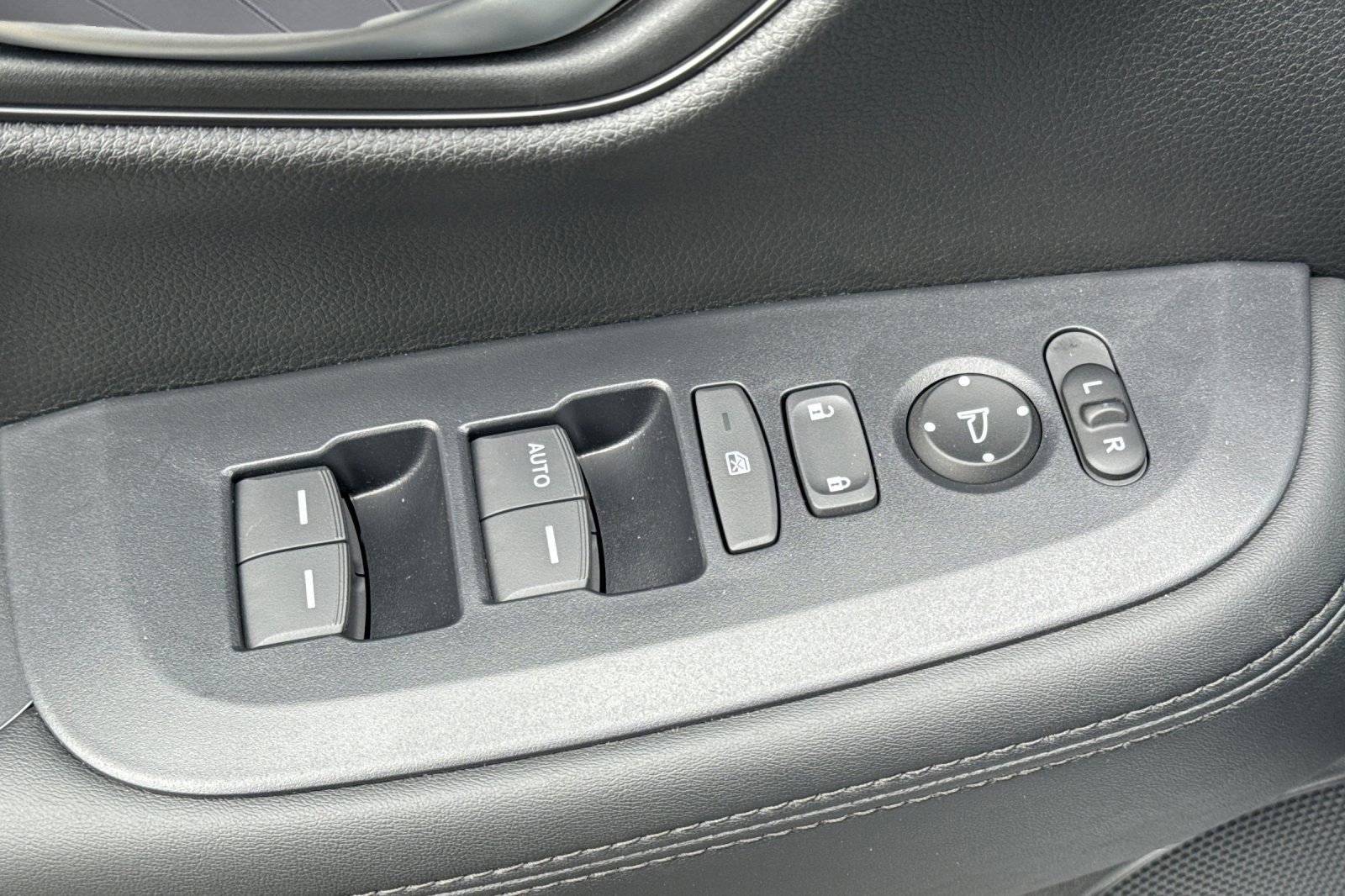 New 2027 Honda HR-V LX image 13