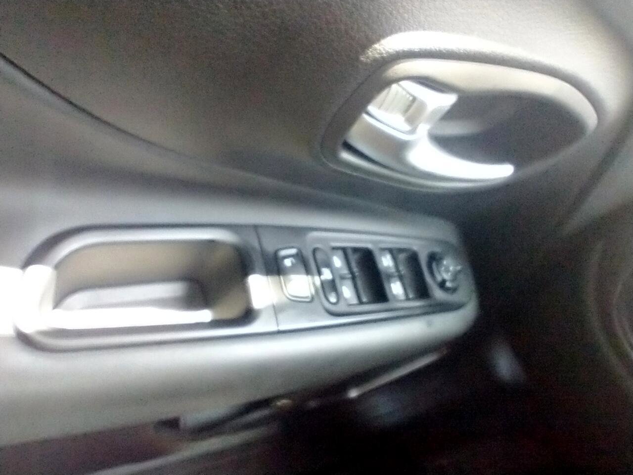 Used 2022 Jeep Renegade Latitude w/ Convenience Group image 23