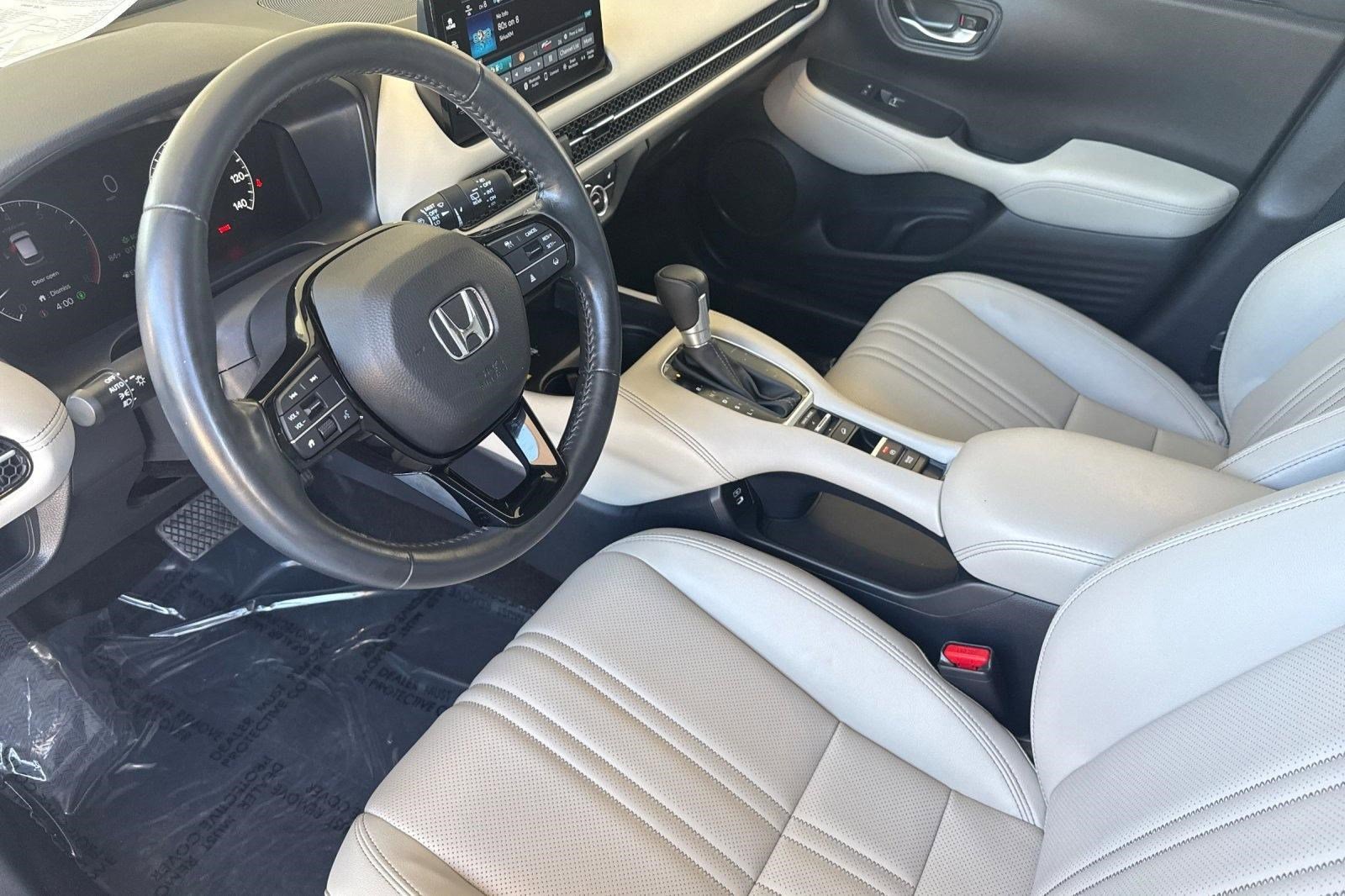 Certified 2024 Honda HR-V EX-L image 4