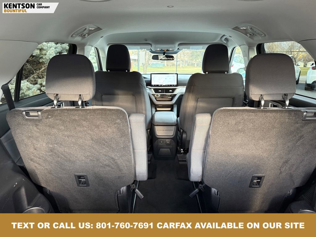 Used 2025 Ford Explorer Active image 31