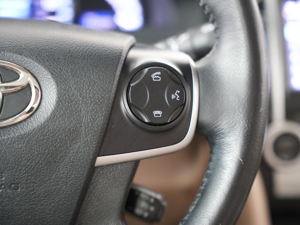Used 2013 Toyota Camry XLE w/ Leather Pkg FWD image 13