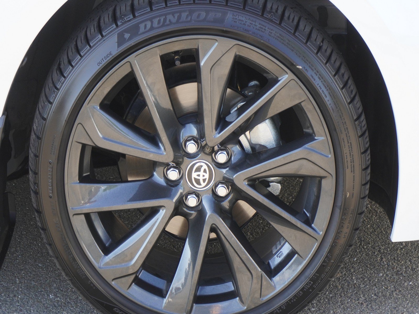 Used 2025 Toyota Corolla SE AWD/4WD image 5